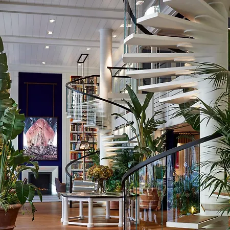 Seventy Hotel 4*